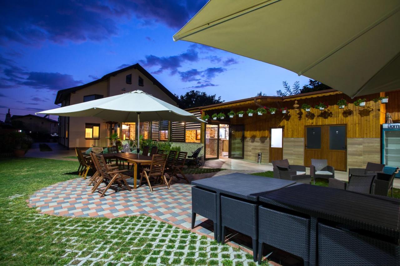 Vila Dumitrana Luaran gambar