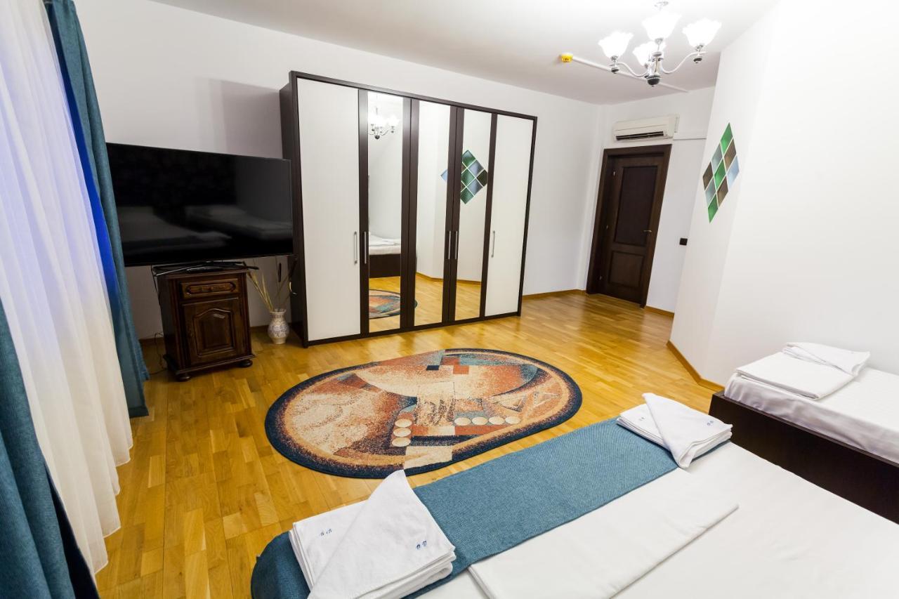 Vila Dumitrana Luaran gambar